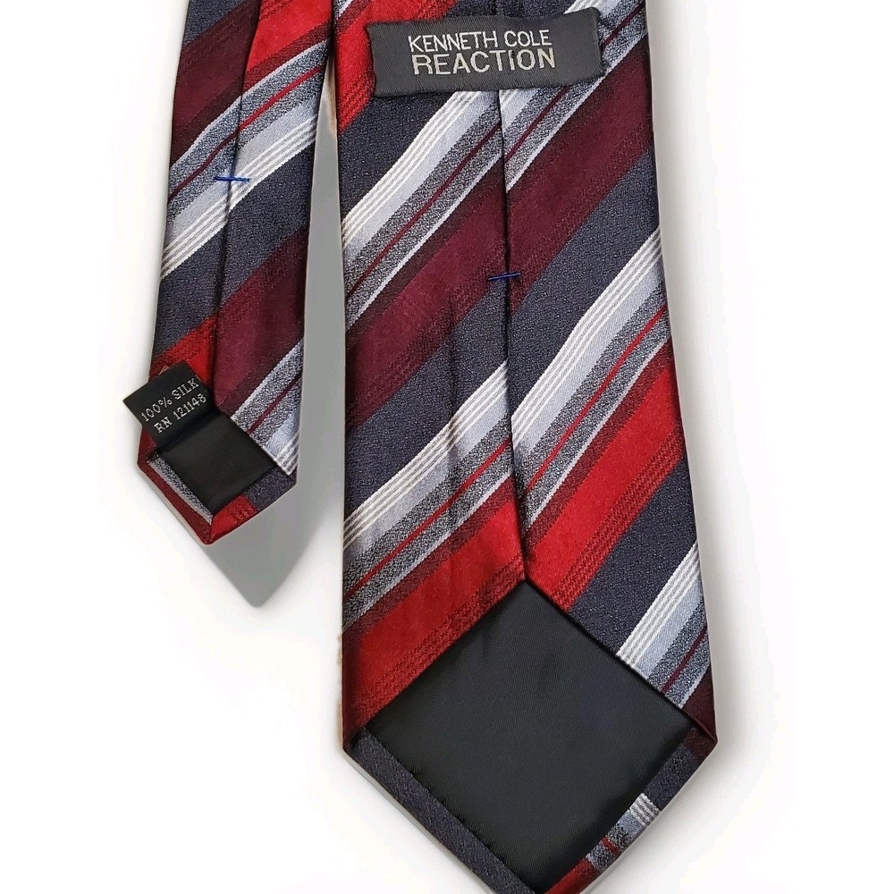 Kenneth Cole Reaction 100% Silk Men's Neck Tie Red Grey And Black 58 Inches - Picture 4 of 7